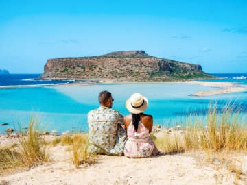 valentine-beachside-romance-best-beaches-in-greece